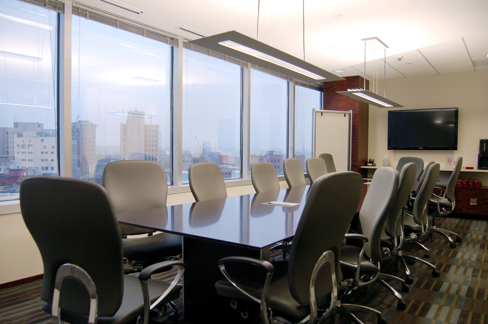 Barnes & Thornburg LLP