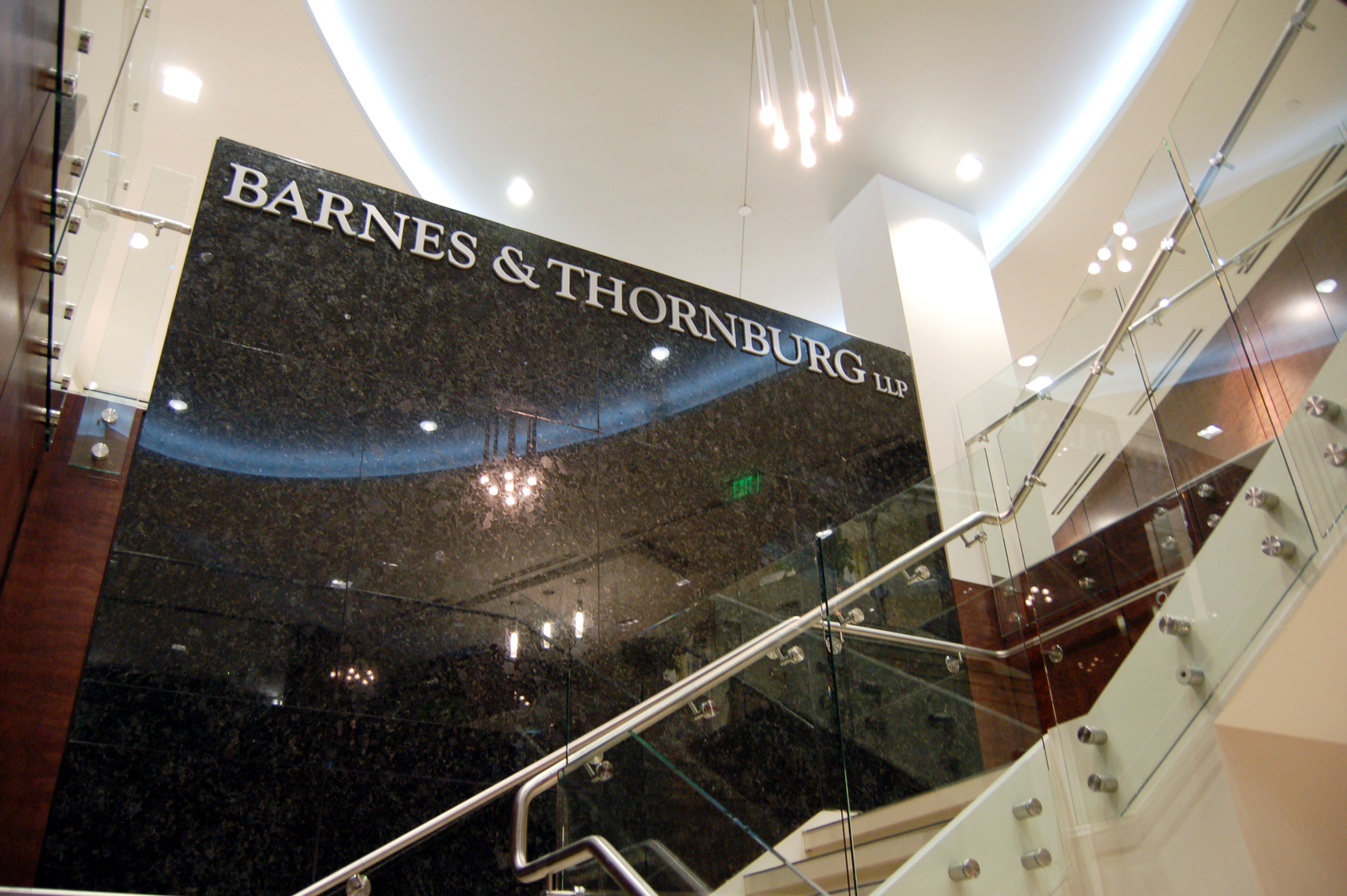 Barnes & Thornburg LLP