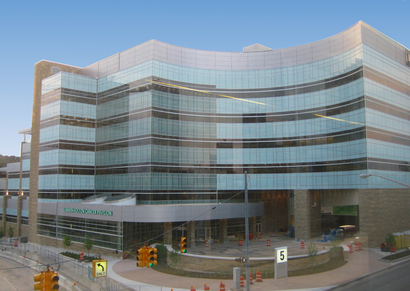 Spectrum Health: Lemmen-Holton Cancer Pavilion