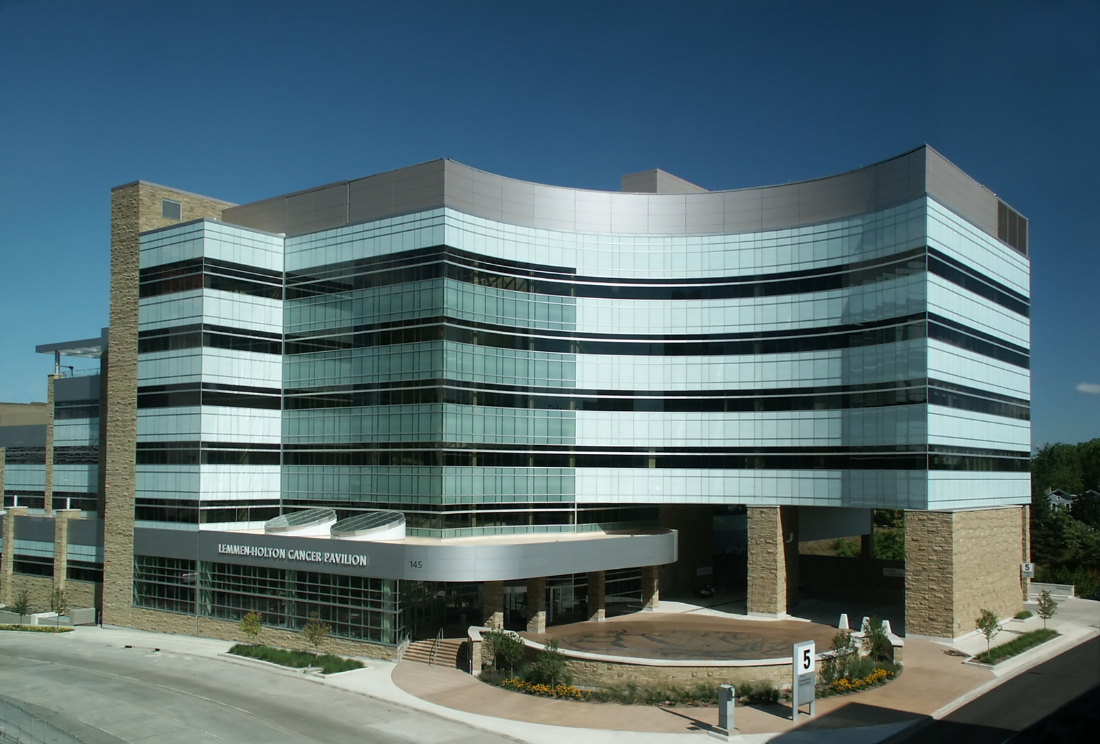 Spectrum Health: Lemmen-Holton Cancer Pavilion